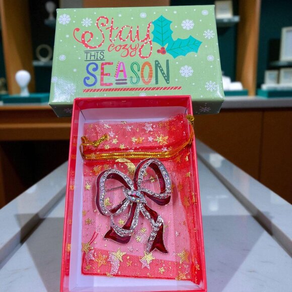 Red Bow Brooch Made With Swarovski Crystals Holiday Gift Sparkly Enamel Pin - Picture 1 of 7